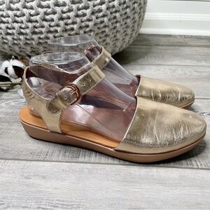 Fitflop Cova Metallic Faux Leather Closed Toe Sandals Gold Size 8
